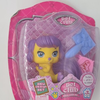Jucarie pet club mini, catelusa si accesorii, galben, 3 ani