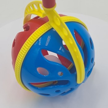 Interaktív játék, fogantyús labda, zörgő, 7 x 7 x 40 cm, kék/piros