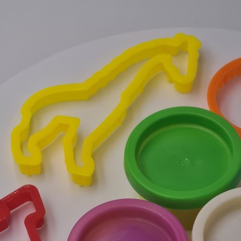 Plastilina, 3 cutii, forme si accesorii, verde alb si rosu