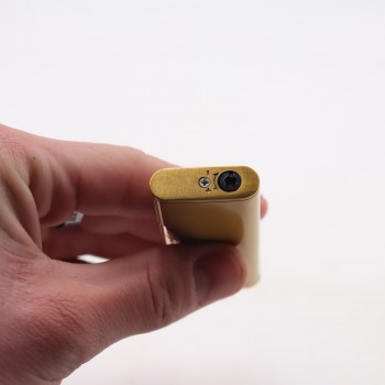 Bricheta aurie cu buton auriu, antivant, reincarcabila