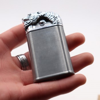 Bricheta Modulara, Cap de Tigru, Doua Flacari, Gri, 8 cm