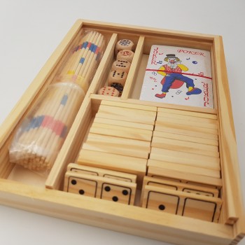 Joc 4 în 1 – Joc de Familie cu Domino, Mikado, Cărți de Joc și Zaruri 190 x 138 x 31 mm