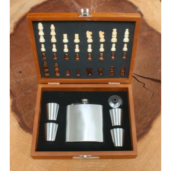 Sticla cu 4 Pahare, Cutie Speciala Sah, Piese Sah Incluse, Sticla