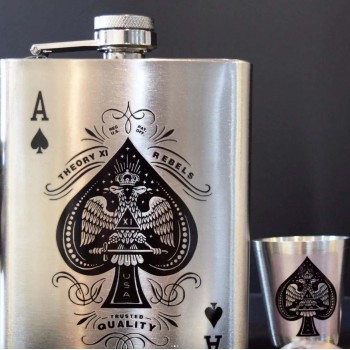 Sticla cu 4 Pahare, Cutie Speciala, Model Inima Neagra