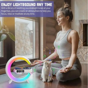 Ceas Digital si Alarma LED RGB cu Incarcare Wireless Qi, Multicolor, Design Modern pentru Dormitor si Birou