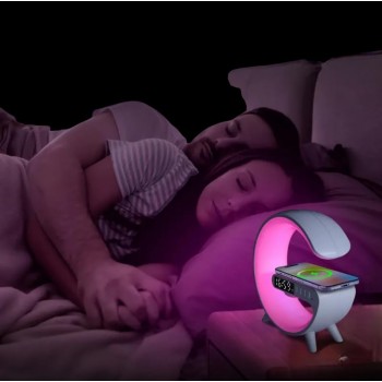 Ceas Digital si Alarma LED RGB cu Incarcare Wireless Qi, Multicolor, Design Modern pentru Dormitor si Birou